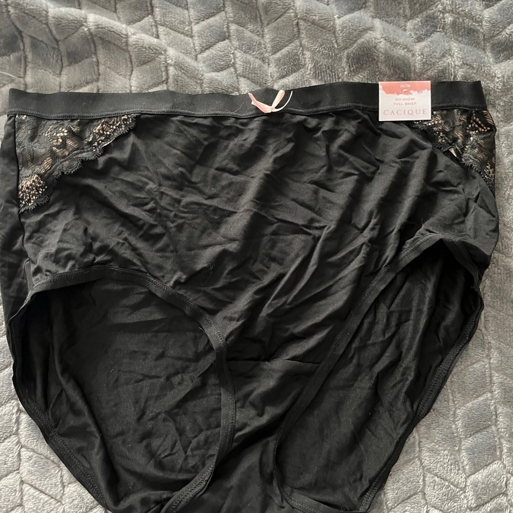 Cacique Black Women's Panties with Lace Detail full brief